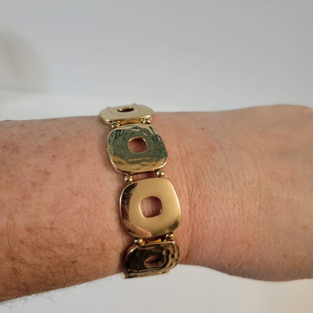 Goldtone square Linked Stretch Bracelet